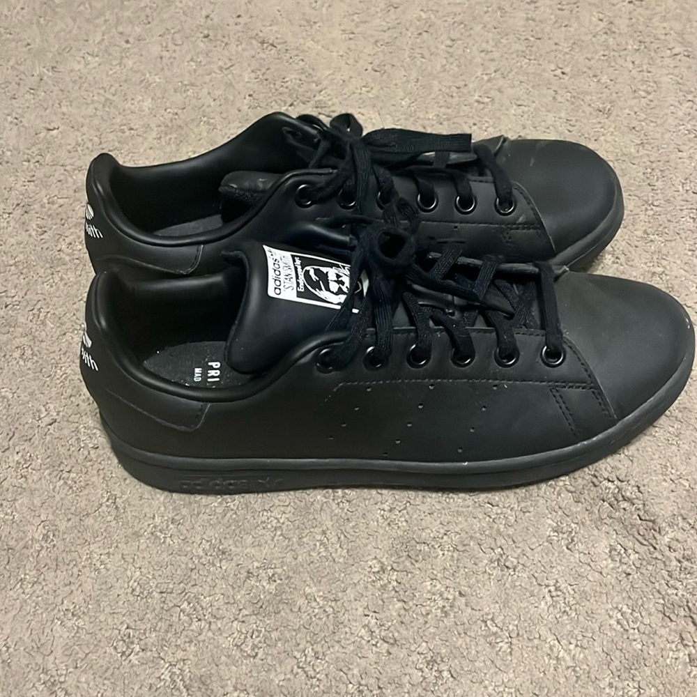 Adidas Originals Stan Smith J Black Leather Sneakers Kid's Size 5 worn twice